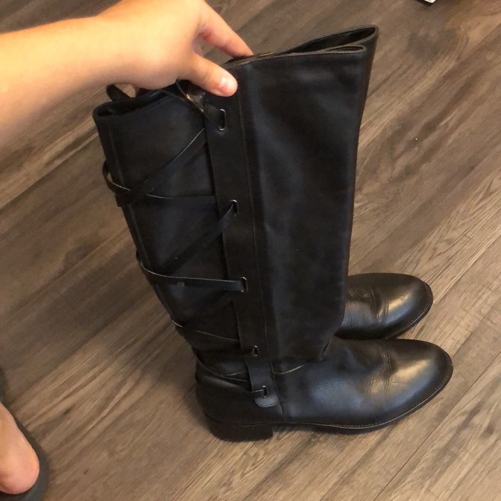 Long Leather Ladies Boots(GENTLY USED)